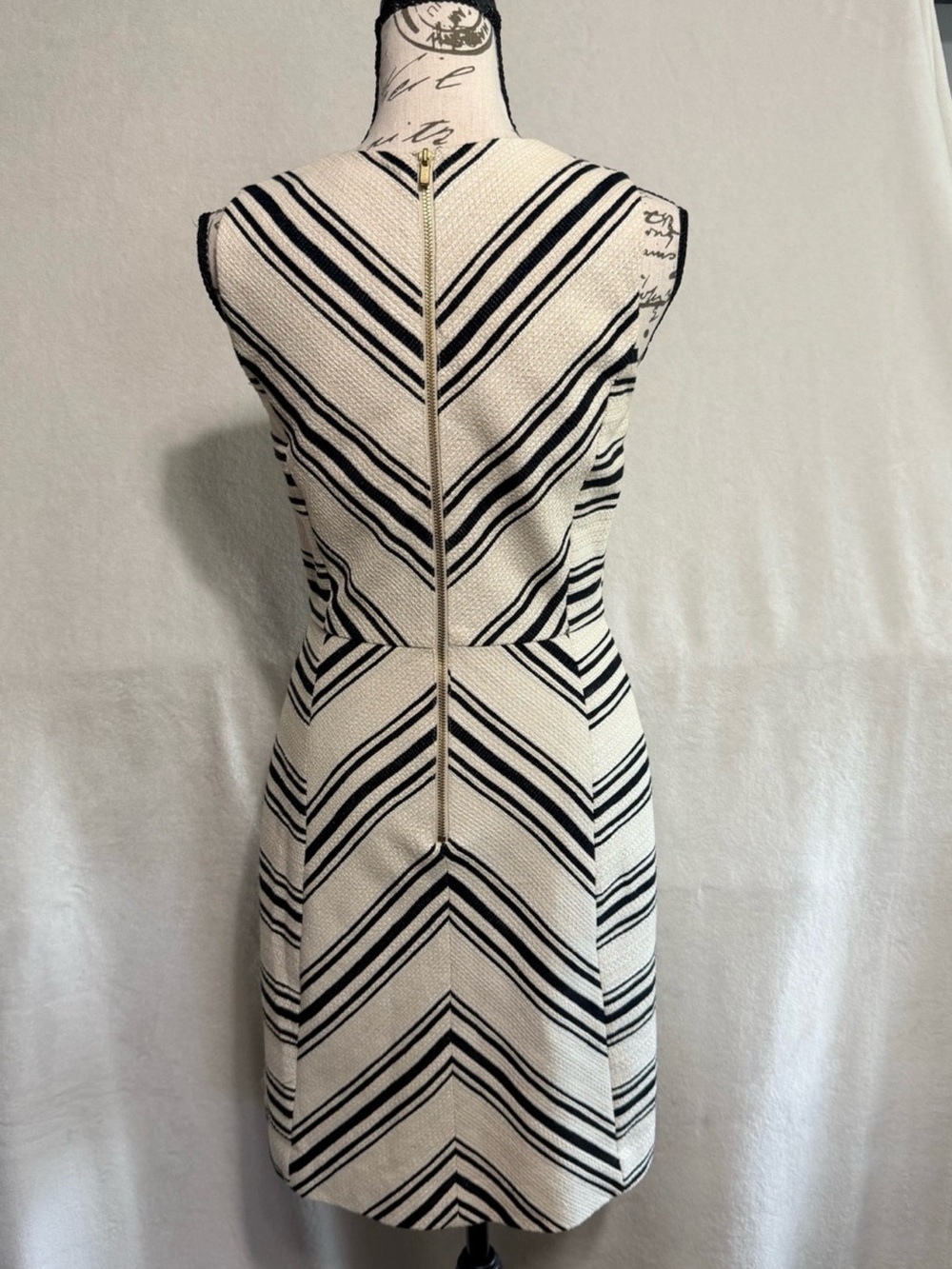 H&M Sleeveless round neck lined Tweed Cream and Black Striped Work Dress. 8 - Picture 4 of 9